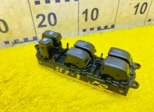 Блок управления стеклоподъемниками TOYOTA LAND CRUISER PRADO 2006/Цвет 070 8404060011 TRJ120W 2TRFE, передний правый