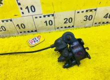 Тройник тормозной TOYOTA TUNDRA 2001/Цвет 056 4791034070 UCK40L/UCK41L/UCK30L/UCK31L/VCK40L/VCK30L/GSK30L 2UZFE, задний