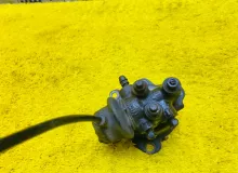 Тройник тормозной TOYOTA TUNDRA 2001/Цвет 056 4791034070 UCK40L/UCK41L/UCK30L/UCK31L/VCK40L/VCK30L/GSK30L 2UZFE, задний