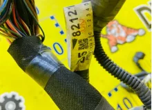 Коса двс TOYOTA ESQUIRE 2014/Цвет 1F7 8212128B50 ZWR80G 2ZRFXE, передняя