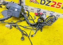 Коса под капот MITSUBISHI RVR 2010/Цвет W13B 8501C003 GA3W 4B10, передняя