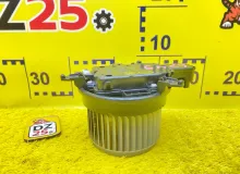 Мотор печки TOYOTA ESQUIRE 2015/Цвет 220 8710348160 ZWR80G 2ZRFXE, передний
