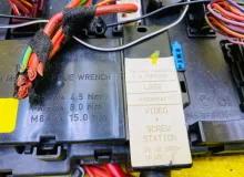 Блок предохранителей Land Rover RANGE ROVER 2005/Цвет 697 YQE500240 L322 428PS, передний