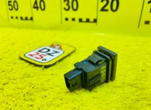 Кнопка включения обогрева стекла TOYOTA VOXY 2014/Цвет 1F7 8487135010 ZWR80G 2ZRFXE, передняя