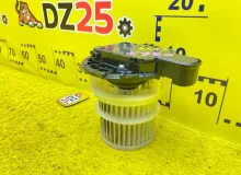 Мотор печки TOYOTA ESQUIRE 2014/Цвет 220 8710328130 ZWR80G 2ZRFXE, передний