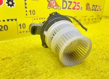 Мотор печки TOYOTA NOAH 2014/Цвет 202 8710328130 ZWR80G 2ZRFXE, передний