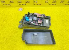 Блок предохранителей TOYOTA PRIUS 2019/Цвет 1F7 8266647610 ZVW51 2ZRFXE, передний