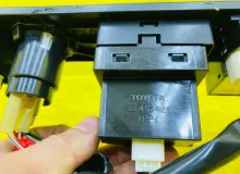 Кнопка включения подогрева сидений TOYOTA HARRIER 2006/Цвет 202 8475148080 MHU38W 3MZFE, передняя