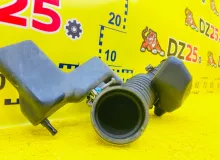 Патрубок воздушного фильтра TOYOTA LAND CRUISER PRADO 2005/Цвет 202 1788162200 VZJ120W 5VZFE, передний