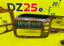 Консоль магнитофона SUZUKI ESCUDO/PROCEED LEVANTE 1998/Цвет 26U 1A505521000 TJ32W/TD32W RFTE, передний