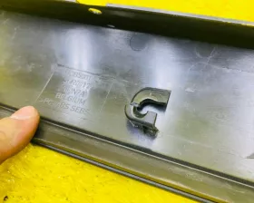 Молдинг лобового стекла Land Rover