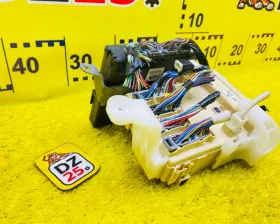 Блок предохранителей Toyota