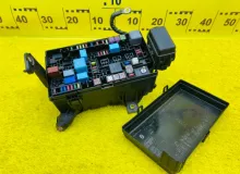 Блок предохранителей TOYOTA LAND CRUISER PRADO 2005/Цвет 202 821116A220 VZJ120W 5VZFE, передний