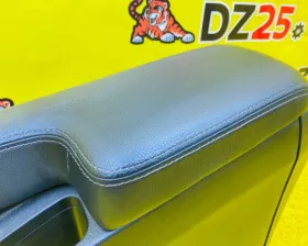 Бардачок между сиденьями Honda