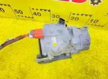 Компрессор кондиционера TOYOTA VOXY 2014/Цвет 1F7 8837028030 ZWR80G 2ZRFXE, передний
