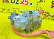Компрессор кондиционера TOYOTA VOXY 2014/Цвет 1F7 8837028030 ZWR80G 2ZRFXE, передний