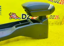 Бардачок между сиденьями HONDA FIT 2014/Цвет NH731P 83452T5C003ZA GP5 LEB, передний