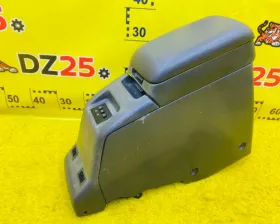 Бардачок между сиденьями TOYOTA