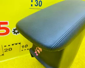 Бардачок между сиденьями MITSUBISHI