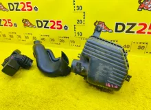 Корпус воздушного фильтра SUZUKI ESCUDO 2010/Цвет Z7T 1370078K00 TDA4W J24B, передний