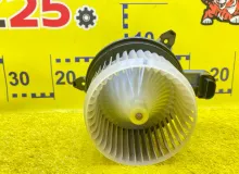Мотор печки TOYOTA VOXY 2014/Цвет 202 8710348160 ZWR80G 2ZRFXE, передний