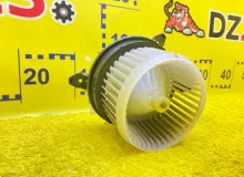 Мотор печки TOYOTA VOXY 2014/Цвет 202 8710348160 ZWR80G 2ZRFXE, передний