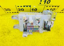 Блок предохранителей TOYOTA LAND CRUISER PRADO 2006/Цвет 070 8274135110 TRJ120W 2TRFE, передний