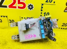 Блок предохранителей TOYOTA LAND CRUISER PRADO 2006/Цвет 070 8274135110 TRJ120W 2TRFE, передний