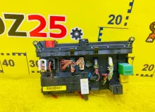 Блок предохранителей Land Rover RANGE ROVER 2006/Цвет 697 YQE500090 L322 448PN, передний