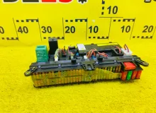Блок предохранителей Land Rover RANGE ROVER 2006/Цвет 697 YQE500090 L322 448PN, передний