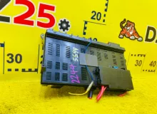 Блок предохранителей Land Rover RANGE ROVER 2006/Цвет 697 YQE500090 L322 448PN, передний
