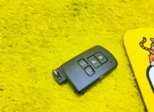 Ключ зажигания TOYOTA ESQUIRE 2014/Цвет 1F7 8990428561 ZWR80G 2ZRFXE, передний