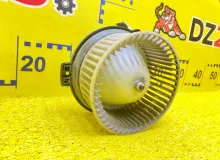 Мотор печки TOYOTA HIACE 1994/Цвет 21T 8713095J04 KZH106W 1KZTE, передний