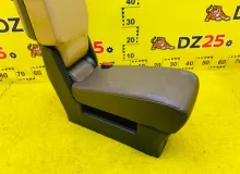 Бардачок между сиденьями NISSAN SERENA 2016/Цвет QAB 883175TA0A GFC27 MR20DD, передний