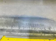 Накладка на порог HONDA VEZEL 2014/Цвет NH731P 71850T5B00 RU3 LEB, передняя левая