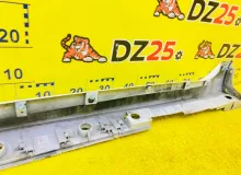 Накладка на порог TOYOTA PRIUS 2016/Цвет 070 7585047030A1 ZVW50 2ZRFXE, передняя правая