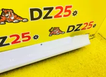 Накладка на порог TOYOTA PRIUS 2016/Цвет 070 7585047030A1 ZVW50 2ZRFXE, передняя правая
