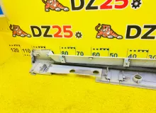 Накладка на порог TOYOTA PRIUS 2016/Цвет 070 7585047030A1 ZVW50 2ZRFXE, передняя правая