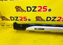 Накладка на порог HONDA VEZEL 2014/Цвет NH731P 71800T5B00 RU3 LEB, передняя правая