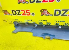 Накладка на порог HONDA VEZEL 2014/Цвет NH731P 71800T5B00 RU3 LEB, передняя правая