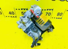 Блок abs TOYOTA ESQUIRE 2015/Цвет 220 4707047060 ZWR80G 2ZRFXE, передний