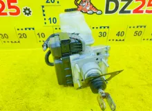Главный тормозной цилиндр TOYOTA PRIUS 2016/Цвет 070 4705047600 ZVW50 2ZRFXE, передний