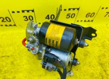 Блок abs TOYOTA VOXY 2014/Цвет 1F7 4707047050 ZWR80G 2ZRFXE, передний