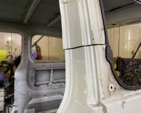 Крыло заднее NISSAN