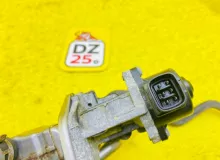 Клапан egr TOYOTA NOAH 2014/Цвет 202 2562037120 ZWR80G 2ZRFXE, передний