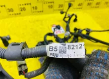 Коса двс TOYOTA ESQUIRE 2014/Цвет 220 8212128B50 ZWR80G 2ZRFXE, передняя