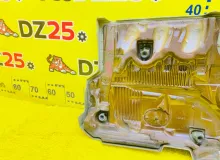 Пластиковая крышка на двс TOYOTA HARRIER 2006/Цвет 202 1120931140 GSU31W 2GRFE, передняя