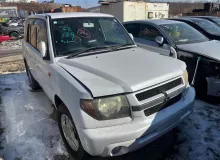 Лобовое стекло MITSUBISHI PAJERO IO 2000/Цвет W75D MR447991 H76W 4G93T, переднее