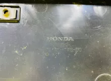 Решетка радиатора HONDA VEZEL 2014/Цвет NH821M 71121T7B00 RU3 LEB, передняя
