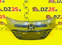 Решетка радиатора HONDA VEZEL 2014/Цвет NH821M 71121T7B00 RU3 LEB, передняя